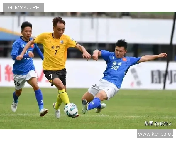 永不言弃的足球巨星如何在逆境中坚持追梦与拼搏